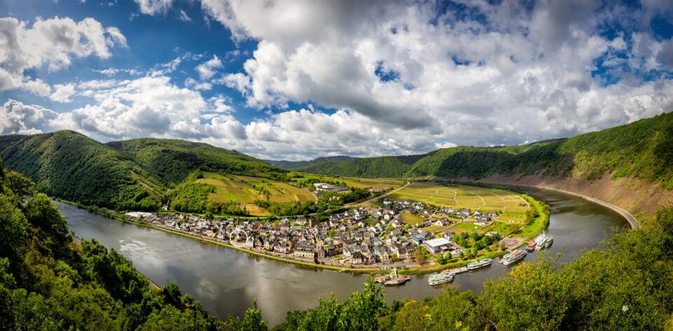Panoramabild Briedern Mosel